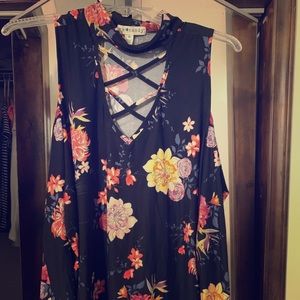 Plus size floral top!